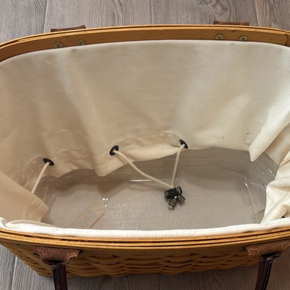 Large Longaberger Boardwalk Basket - Picture 4 of 7